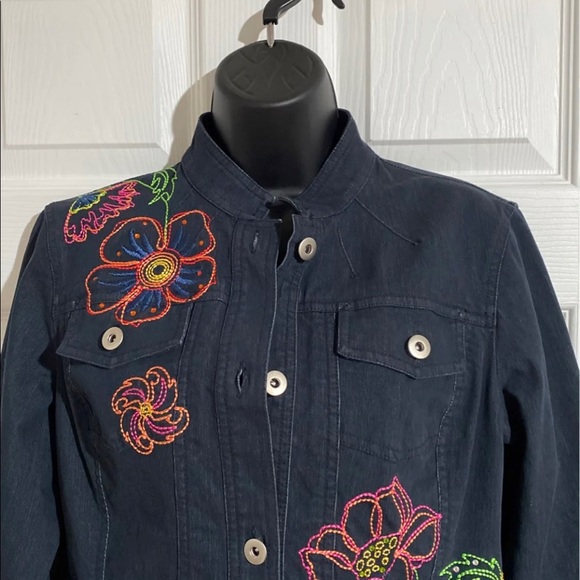 Multiples Embroidered Button Down Cropped Denim Jacket Sz SP - Picture 2 of 9